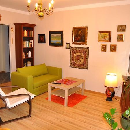Cozy Apartment In ทาร์นูฟ ภายนอก รูปภาพ