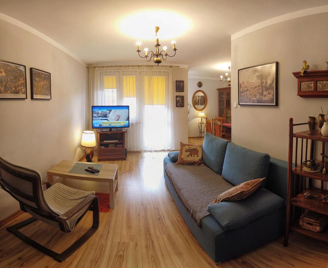 Cozy Apartment In ทาร์นูฟ ภายนอก รูปภาพ