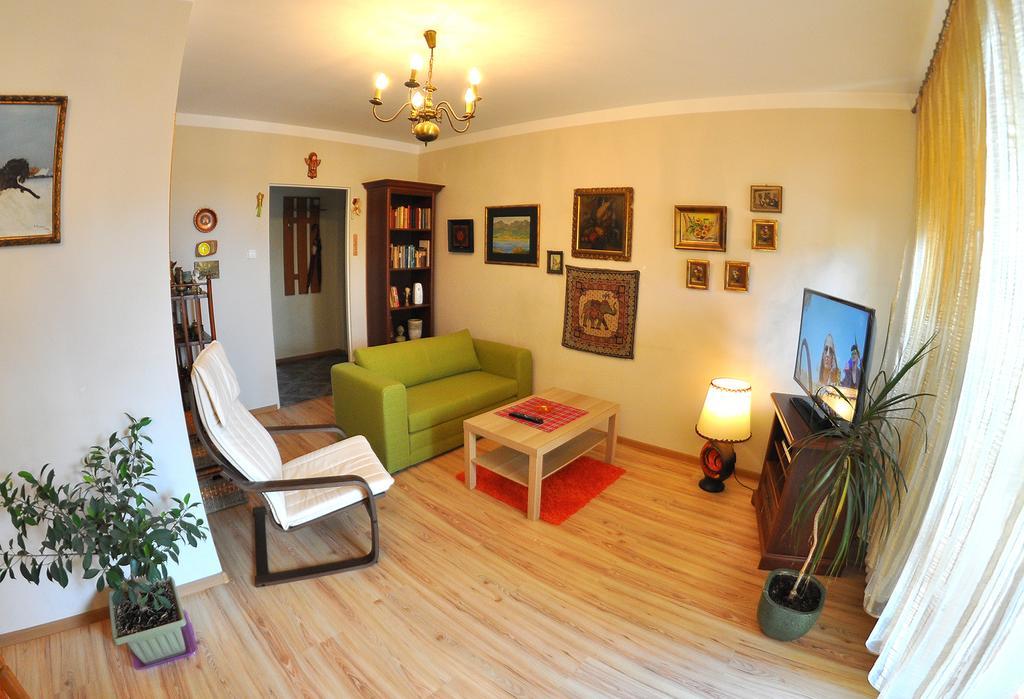 Cozy Apartment In ทาร์นูฟ ภายนอก รูปภาพ