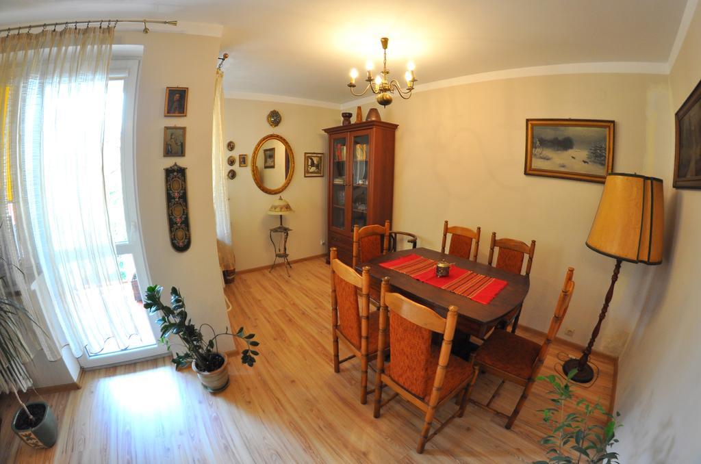 Cozy Apartment In ทาร์นูฟ ภายนอก รูปภาพ