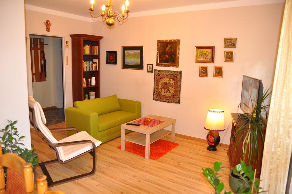 Cozy Apartment In ทาร์นูฟ ภายนอก รูปภาพ